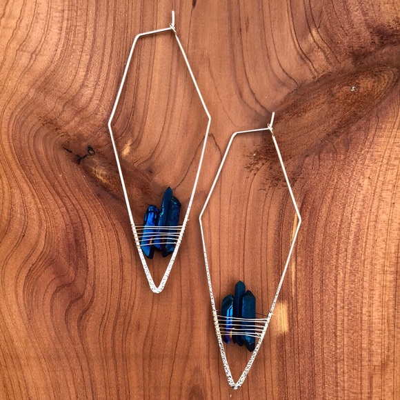 Royal Blue Geode Threader Hoops! - Picture 3 of 5